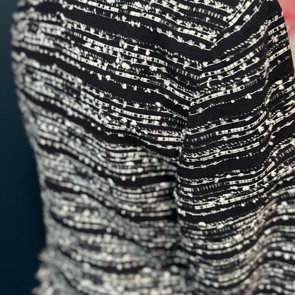 Carlisle Chic Black and White Tweed Silk Lined Jacket Size 8 - Picture 3 of 12